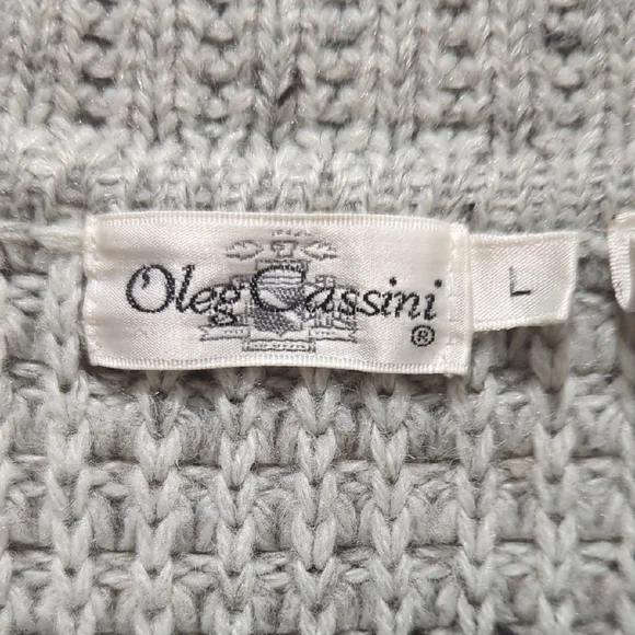 Vintage Oleg Cassini Gray Cable Knit Cardigan - Picture 2 of 12